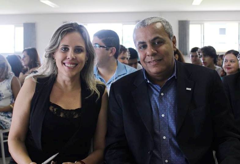 Diretora-geral do Câmpus Aparecida de Goiânia, Ana Lucia Siqueira, e o reitor do IFG, Jerônimo Rodrigues da Silva. Foto feita na abertura do IV Seminário de Iniciação Científica do Câmpus, em abril. 